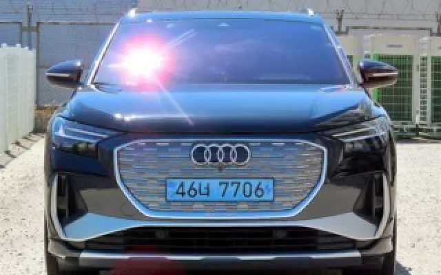 GV80쿠페전기차 중고차 Q4 e-트론 40 프리미엄 매물 사진 2 - 2024/08 30,065km